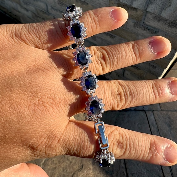 (Brand New) Oval Shaped Silver and Dark Blue Zircon Crystal Bracelet - Picture 4 of 5